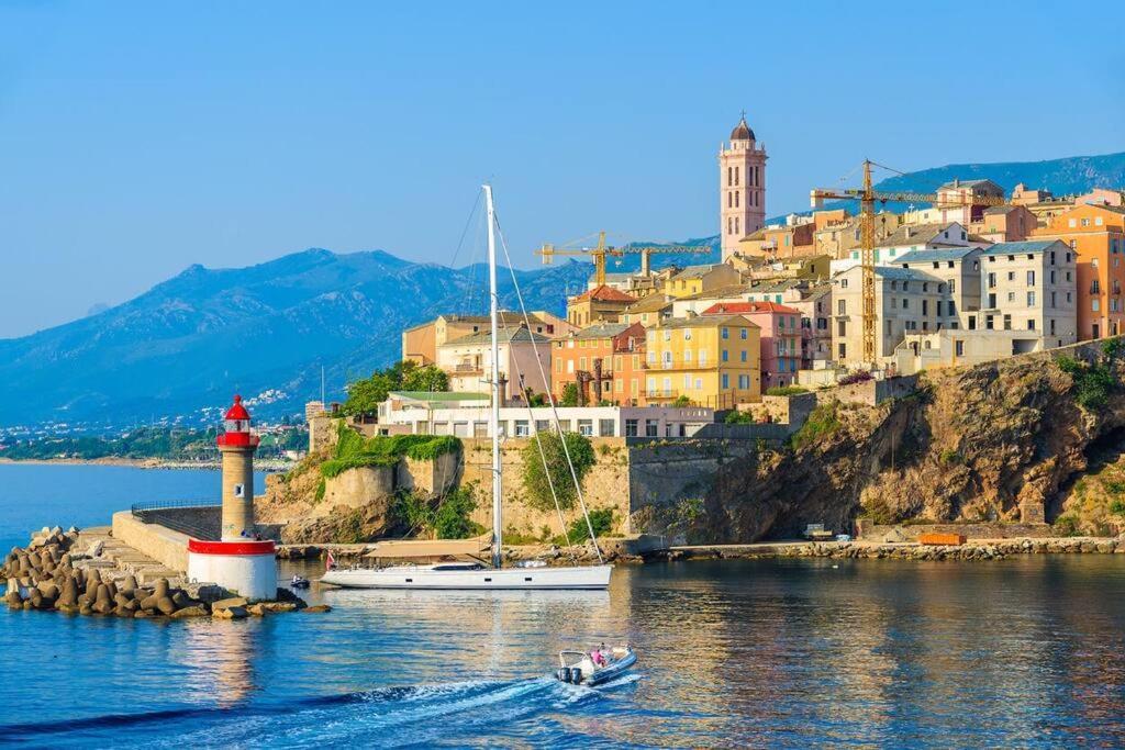 Vue Avec Parking Gratuit Sur Place * Bastia (Corsica)